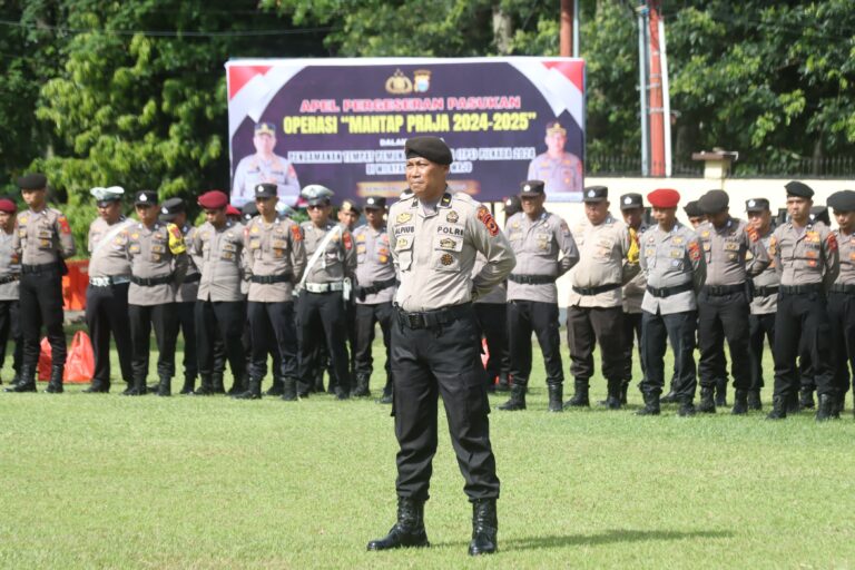 Apel Pergeseran Pasukan Personil Pengamanan Tps Pilkada Serentak Ini Pesan Kapolres Wajo